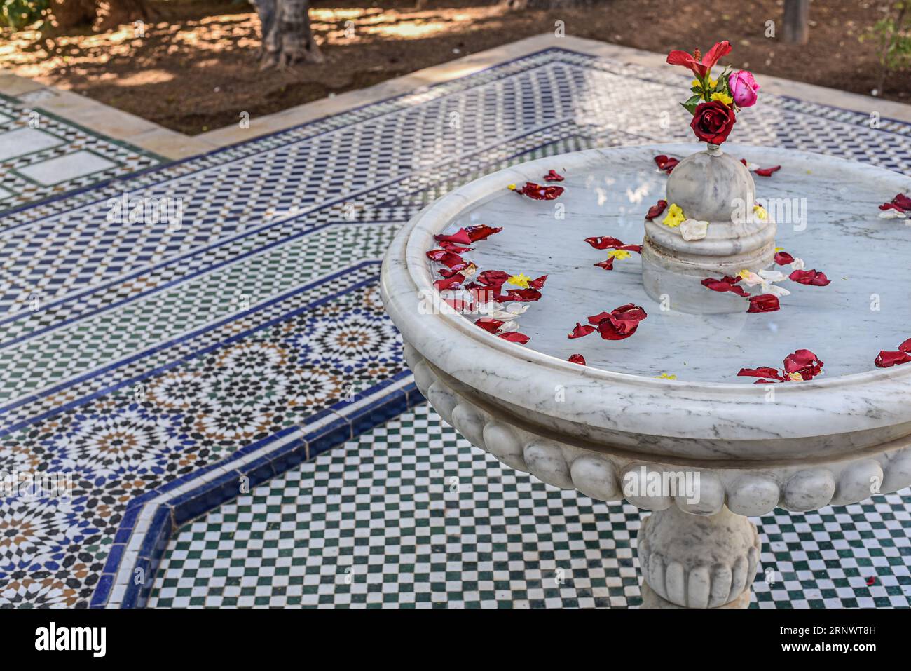 Marrakesch, Marokko - 8. Februar 2023: Wunderschöne Innenräume und Architektur des historischen Bahia-Palastes Stockfoto