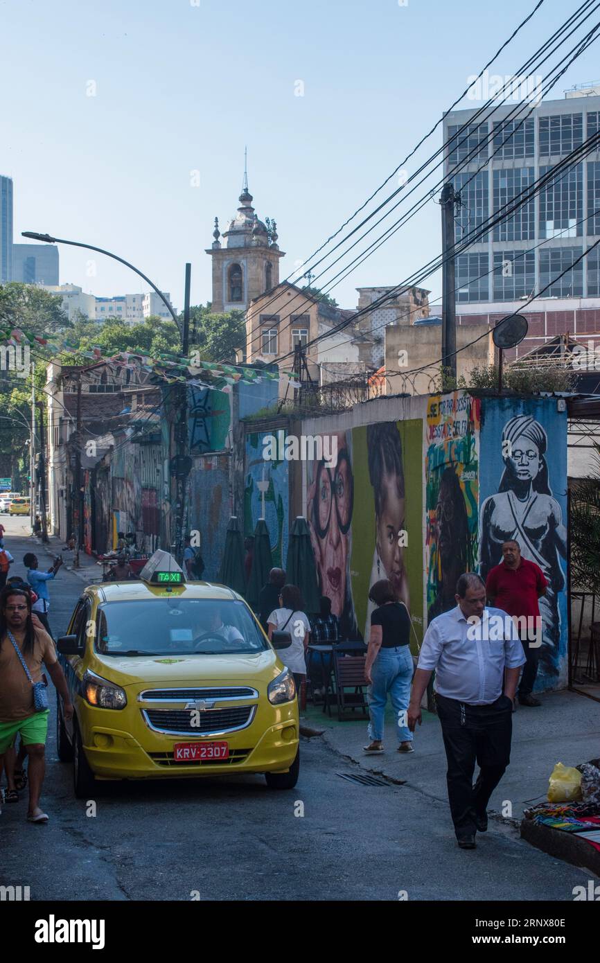 Rio de Janeiro, Brasilien: Skyline der Stadt mit Blick auf die Straßen von Lapa, einem Viertel, das für historische Denkmäler, Kolonialarchitektur und Nachtleben berühmt ist Stockfoto