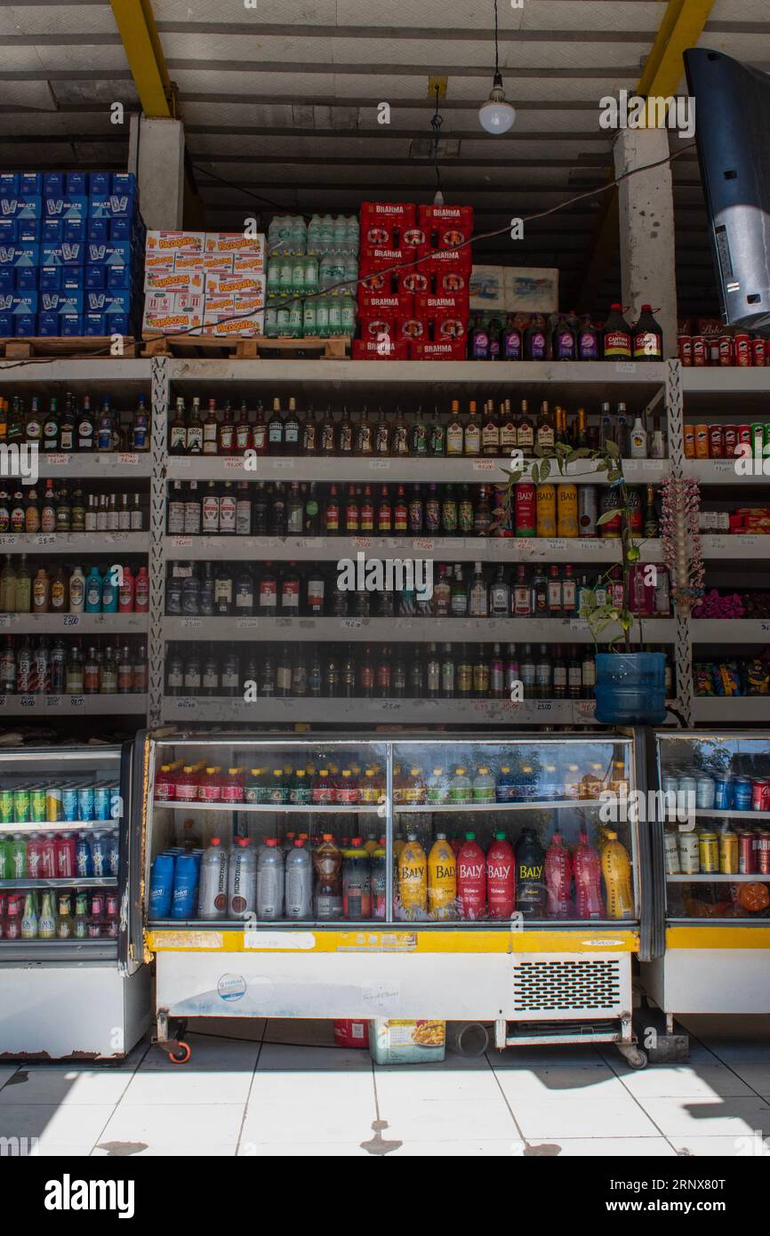 Rio de Janeiro, Brasilien: Ein Lebensmittelgeschäft im Viertel Lapa, berühmt für seine historischen Denkmäler, Kolonialarchitektur und das Nachtleben Stockfoto