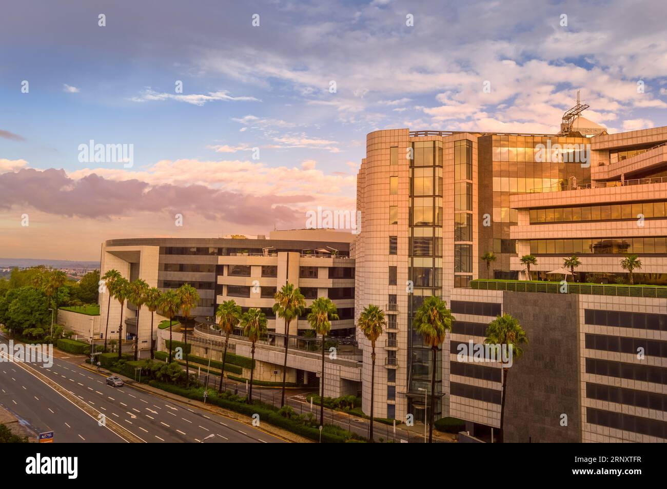 Unternehmens- und Finanzbüros in Sandton Johannesburg Südafrika am Sonnenuntergang Himmel Stockfoto