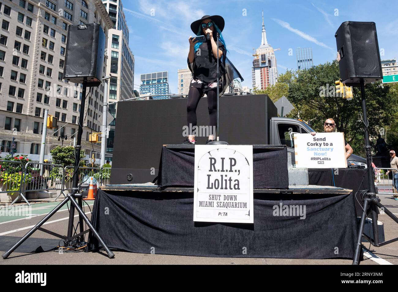 New York, USA. Juli 2023. Alissa White-Gluz, Sängerin der Metal-Band Arch Enemy, spricht beim Animal Liberation March 2023 in New York am 2. September 2023. (Foto: Gabriele Holtermann/SIPA USA) Credit: SIPA USA/Alamy Live News Stockfoto