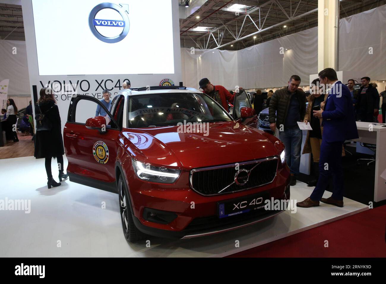 (180324) -- BUKAREST, 24. März 2018 -- Ein Volvo XC40 wird auf der Bukarest International Motor Show in Bukarest, Rumänien, am 24. März 2018 gezeigt. Die Bukarest International Motor Show ist am Samstag für die Öffentlichkeit geöffnet und dauert bis 1. April. ) RUMÄNIEN-BUKAREST-MOTORSHOW GabrielxPetrescu PUBLICATIONxNOTxINxCHN Stockfoto