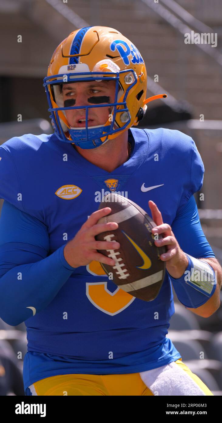 SEPTEMBER 2023: Phil Jurkovec #5 während der Pitt Panthers vs. Wofford Terriers in Pittsburgh, PA. Jason Pohuski/CSM Stockfoto