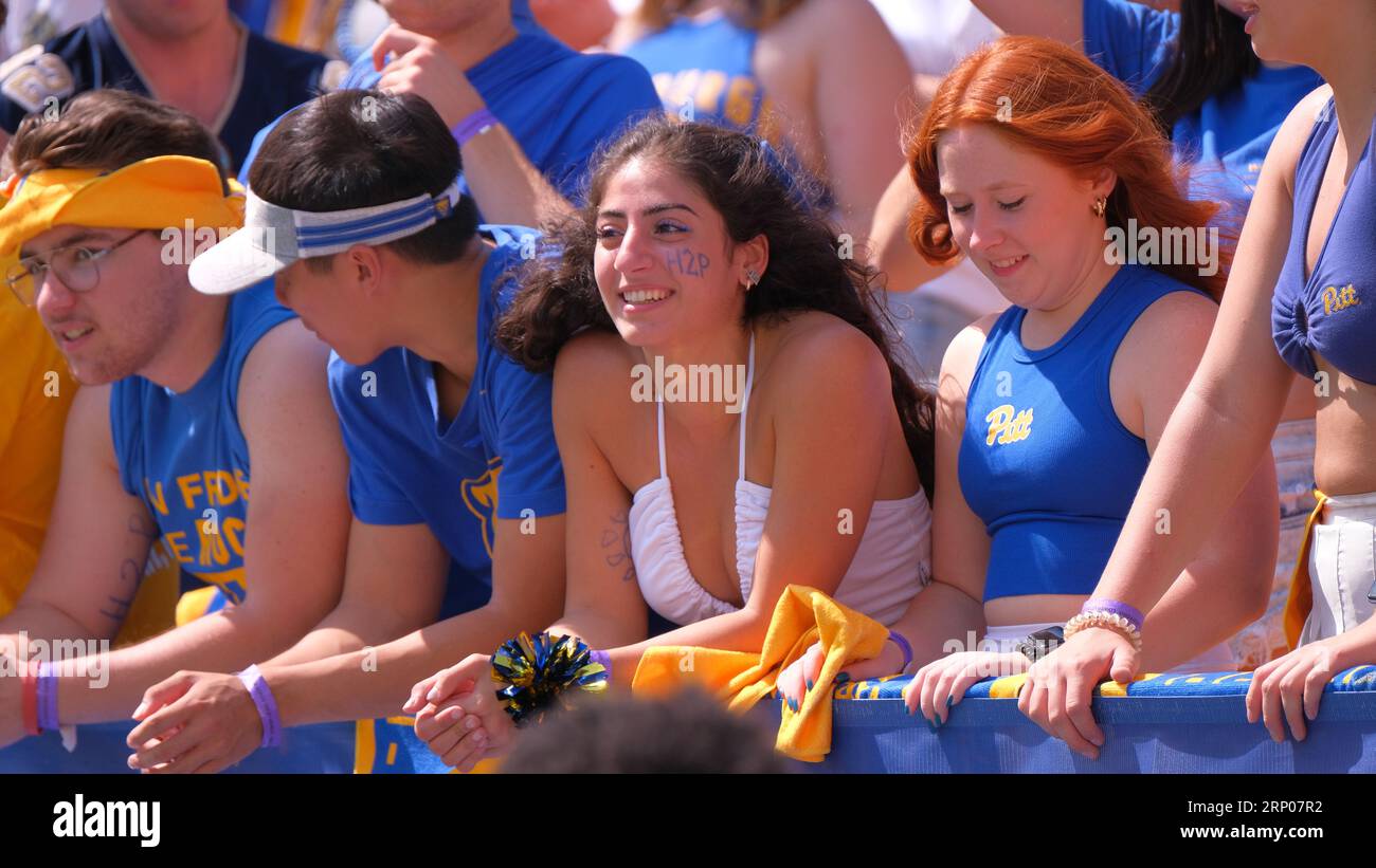 SEPTEMBER 2023: Pitt-Fans während der Pitt Panthers vs. Wofford Terriers in Pittsburgh, PA. Jason Pohuski/CSM Stockfoto