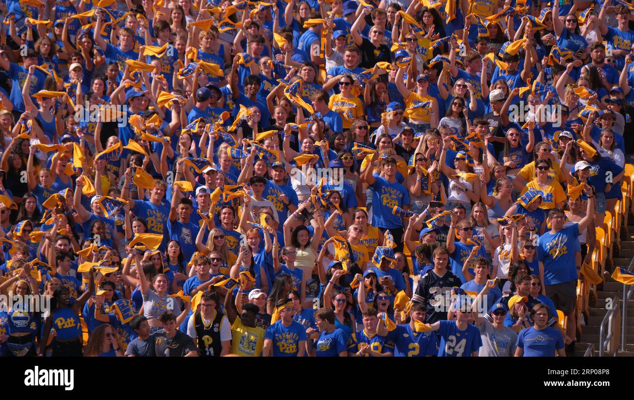 SEPTEMBER 2023: Pitt-Fans während der Pitt Panthers vs. Wofford Terriers in Pittsburgh, PA. Jason Pohuski/CSM Stockfoto