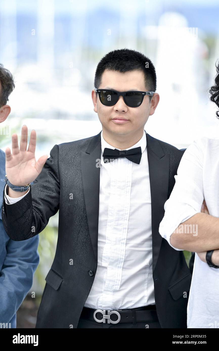 (180518) -- CANNES, 18. Mai 2018 -- der chinesische Regisseur Wei Shujun nimmt am 18. Mai 2018 an einem Fototermin auf dem 71. Internationalen Filmfestival von Cannes in Cannes Teil. ) (wtc) FRANCE-CANNES-71ST INTERNATIONAL FILM FESTIVAL-PHOTOCALL ChenxYichen PUBLICATIONxNOTxINxCHN Stockfoto