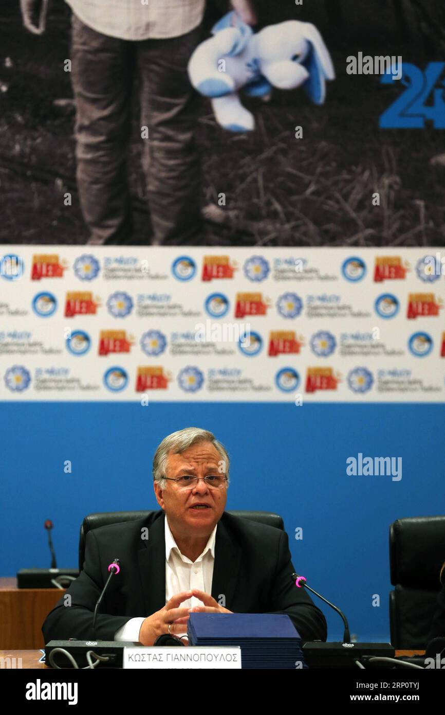 (180525) -- ATHEN, 25. Mai 2018 -- Präsident der NGO Smile of the Child Costas Yannopoulos spricht während einer Veranstaltung zum Internationalen Tag der vermissten Kinder in Athen, Griechenland, am 25. Mai 2018. Griechenland hat am Freitag den Internationalen Tag der vermissten Kinder mit einer Konferenz gefeiert, auf der Beamte und Experten ermutigende Statistiken vorstellten. ) GRIECHENLAND-ATHEN-INTERNATIONALER TAG DER VERMISSTEN KINDER MARIOSXLOLOS PUBLICATIONXNOTXINXCHN Stockfoto