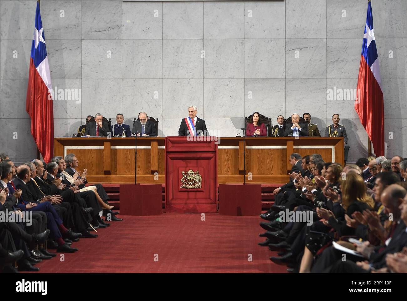 (180602) -- VALPARAISO, 2. Juni 2018 -- der chilenische Präsident Sebastian Pinera (C) hält eine Rede während einer jährlichen Rede zum Zustand der Nation in Valparaiso, Chile, am 1. Juni 2018. Chile will, kann und wird ein entwickeltes Land sein, sagte der chilenische Präsident Sebastian Pinera während einer jährlichen Rede zum Zustand der Nation am Freitag. (Zxj) CHILE-VALPARAISO-JÄHRLICHE LANDESADRESSE ChileanxPresidentialxOffice PUBLICATIONxNOTxINxCHN Stockfoto