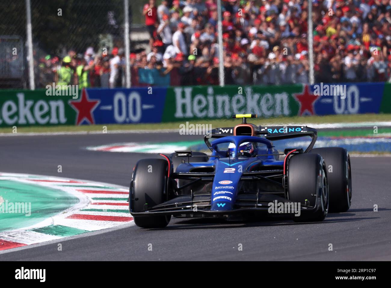 Monza, Italien. September 2023. Logan Sargeant von Williams Racing auf der Rennstrecke während der Qualifikation für den F1 Grand Prix von Italien im Autodromo Nazionale am 2. September 2023 in Monza, Italien. Dank: Marco Canoniero/Alamy Live News Stockfoto