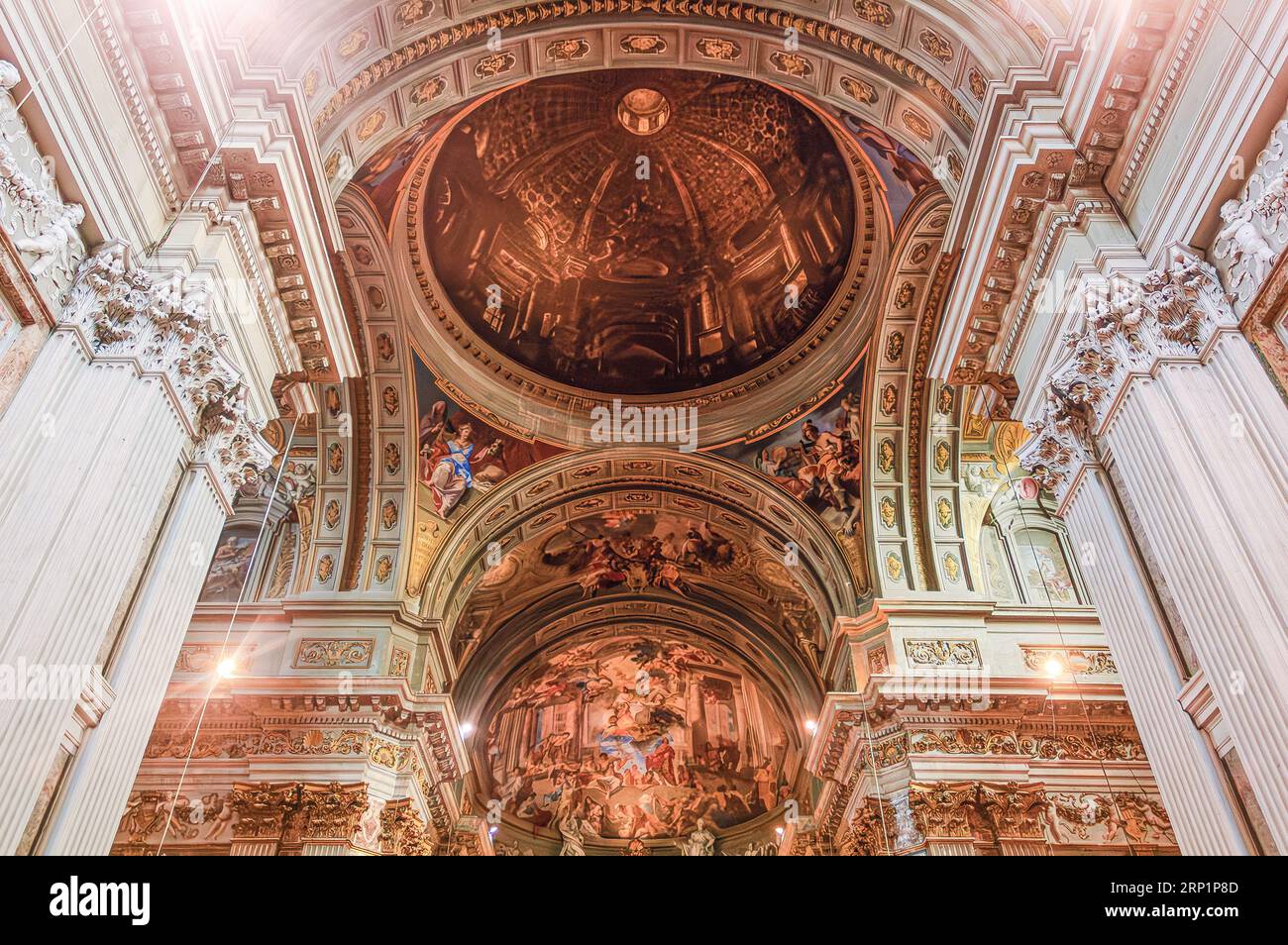 Rom, Italien, 9. august 2008: Gefälschte Kuppel St. Ignatius Loyola Stockfoto