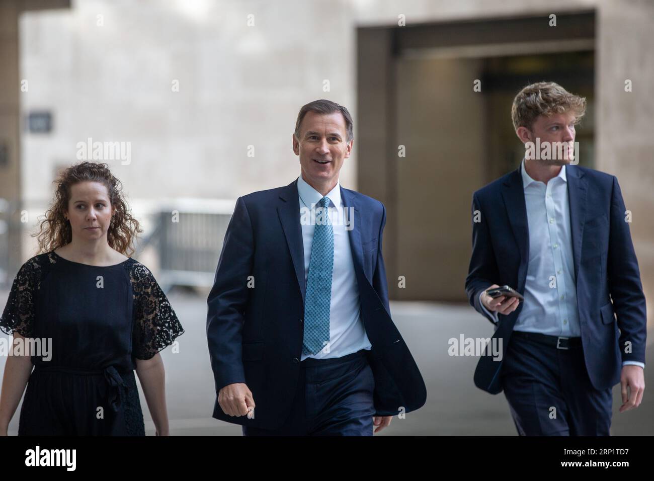 London, Vereinigtes Königreich. September 2023. Der Schatzkanzler Jeremy Hunt wird vor der BBC gesehen, als er am Sonntag mit Laura Kuenssberg Show auftritt. Credit: Tayfun Salci / Alamy Live News Stockfoto