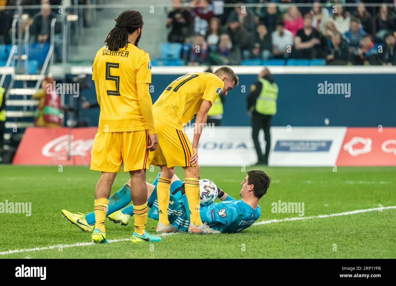 Sankt Petersburg, Russland – 16. November 2019. Die belgischen Fußballnationalspieler Timothy Castagne, Thibaut Courtois und Jason Denayer während der UEFA Stockfoto