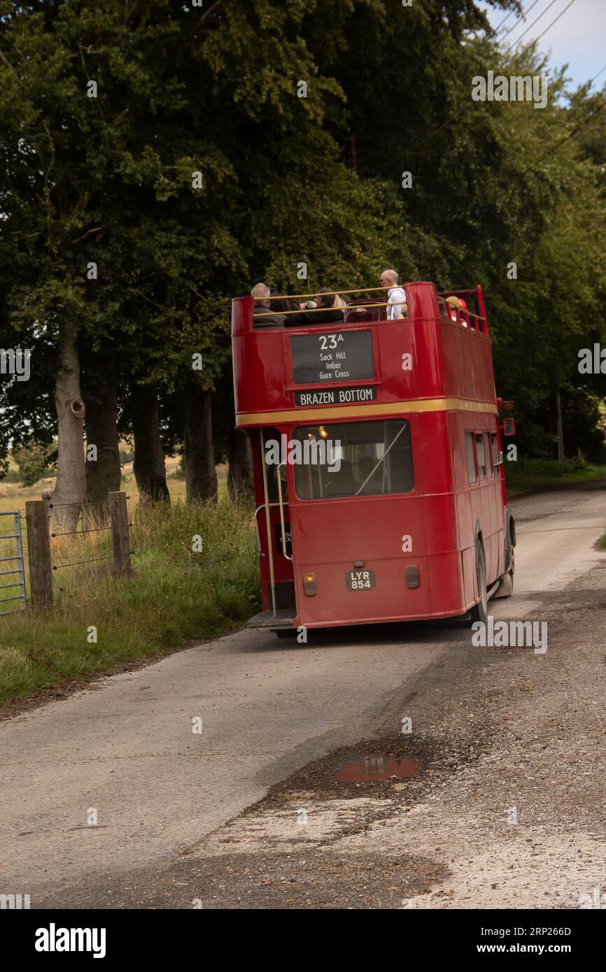 Imberbus 2023, klassischer Bus-Service am 19. August nach Imber Village und anderen Orten in der Salisbury Plain Wiltshire UK Stockfoto