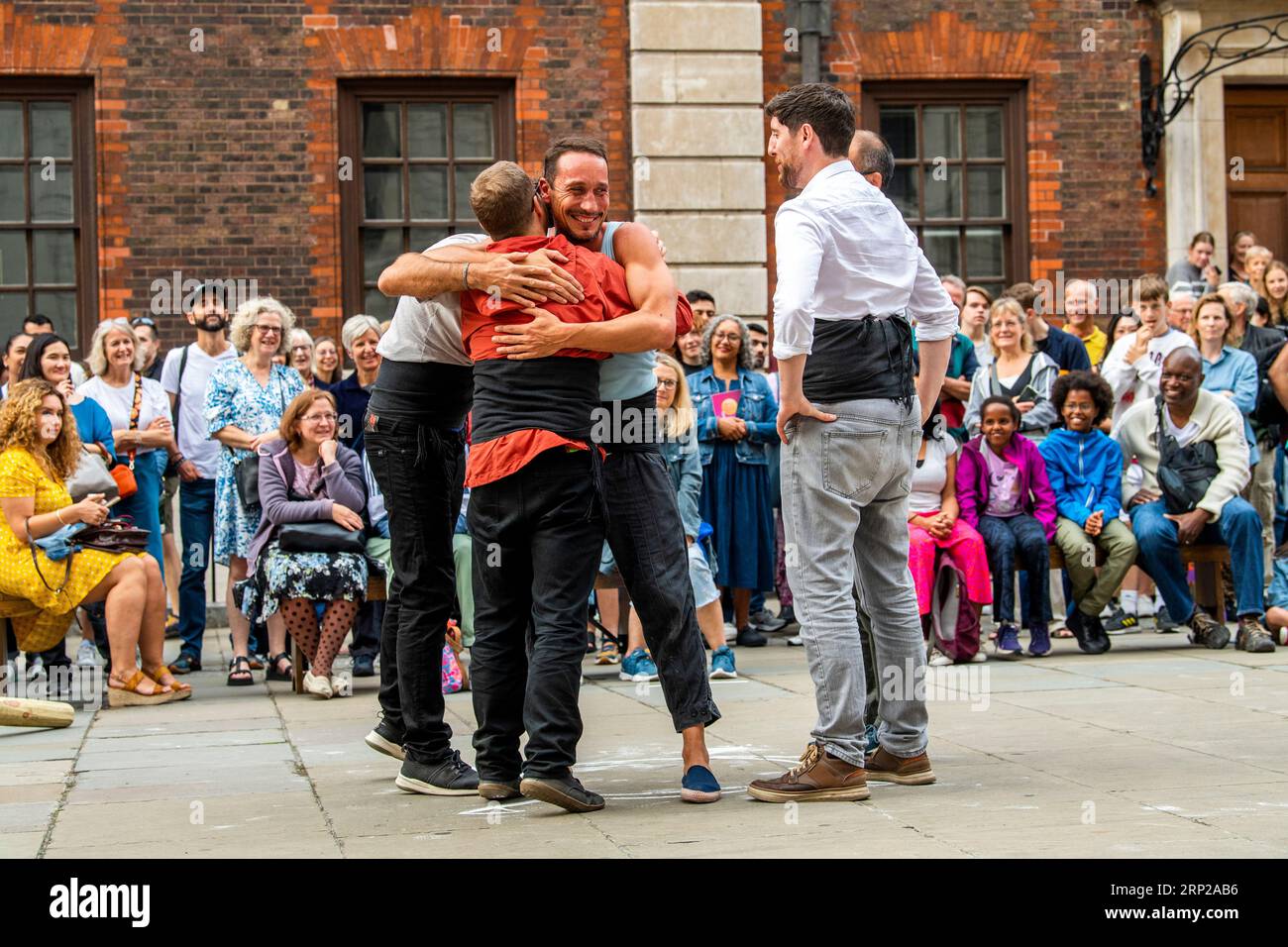 Joan Català spielt Pelat als Teil der City of London Bartholomew Fair. Stockfoto