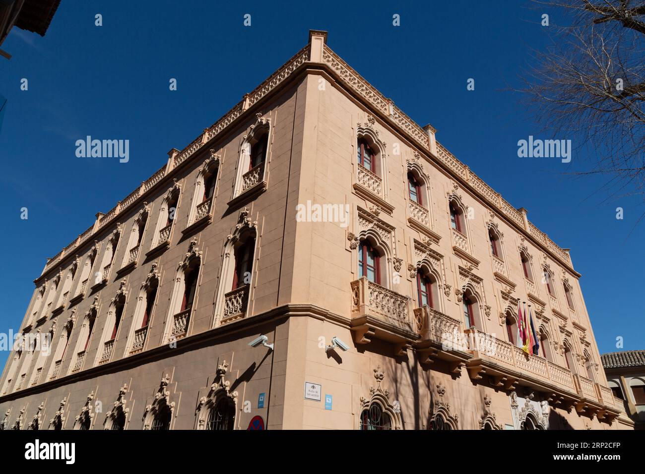 Toledo, Spanien-FEB 17, 2022: Außenansicht des Antiguo Hotel Castilla in Toledo, Spanien. Stockfoto