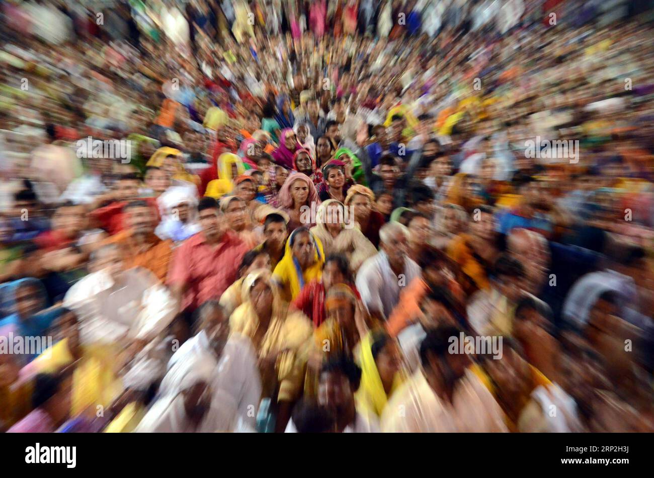 (180904) -- MATHURA, 4. September 2018 -- Devotees nehmen an den Janmashtami-Festen in Mathura, Indien, 3. September 2018 Teil. Das Festival ist der Geburtstag von Krishna. (Jmmn) INDIA-MATHURA-JANAMSHTAMI FESTIVAL Stringer PUBLICATIONxNOTxINxCHN Stockfoto