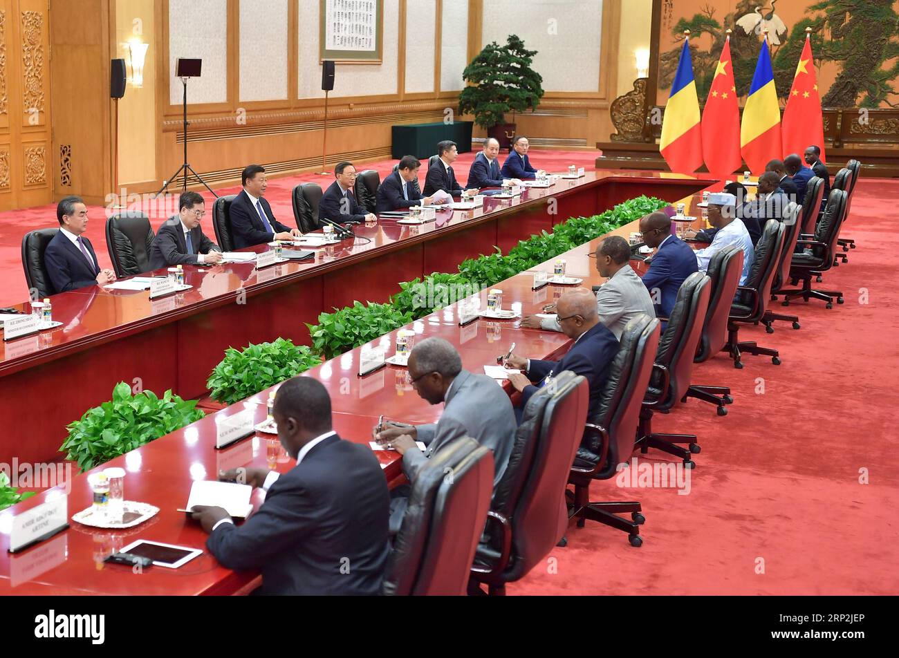 (180905) -- PEKING, 5. September 2018 -- der chinesische Präsident Xi Jinping trifft sich mit dem tschadischen Präsidenten Idriss Deby Itno in der Großen Halle des Volkes in Peking, Hauptstadt Chinas, 5. September 2018. )(lmm) CHINA-PEKING-XI JINPING-TSCHAD-PRÄSIDENT-SITZUNG (CN) LixTao PUBLICATIONxNOTxINxCHN Stockfoto