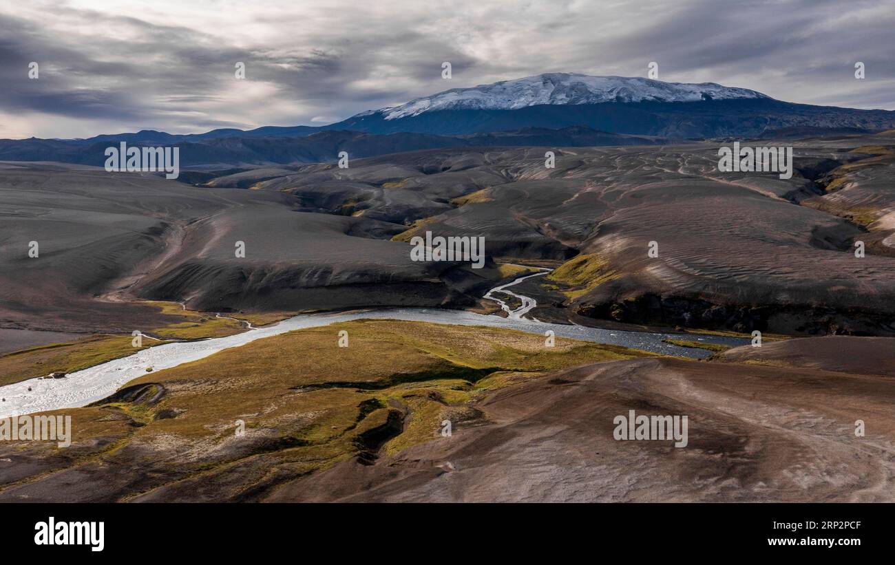 Landschaft rund um den schneebedeckten Vulkan Hekla, Südisland, Island Stockfoto