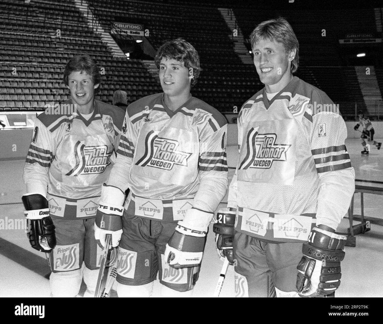 Ulf ¨Lillpröjsarn¨Nilsson-Patrick Sundström-Börje Salming in Schweden Nationalmannschaft vor der Weltmeisterschaft im ica Hockey Stockfoto