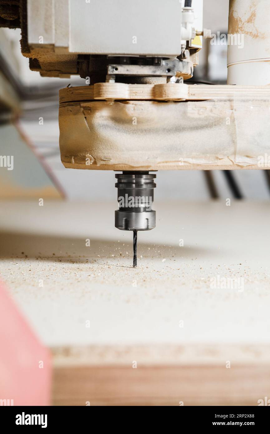 Frazier in cnc-Fräse, Nahaufnahme. Computer-numerische Steuermaschine. Stockfoto