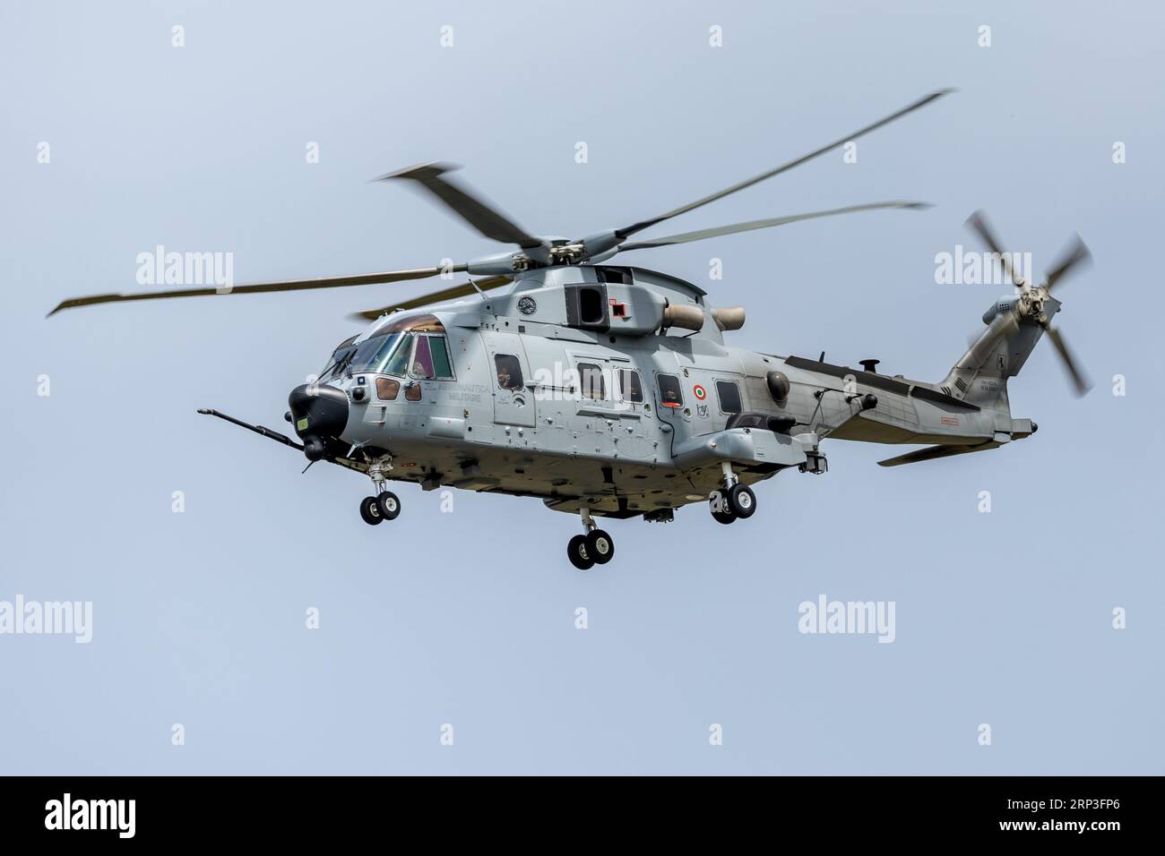 Italienische Luftwaffe - Leonardo HH-101A Caesar, Ankunft in RAF Fairford für die Royal International Air Tattoo 2023. Stockfoto