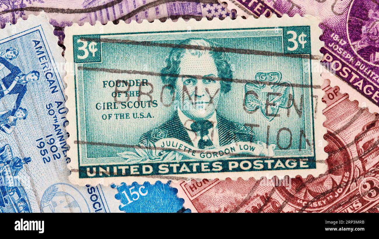 Madrid, Spanien; 13.08.2023: Briefmarke im Wert von drei Cent aus den Vereinigten Staaten von Amerika mit einem Porträt von Juliette Gordon Low, Gründerin der GI Stockfoto