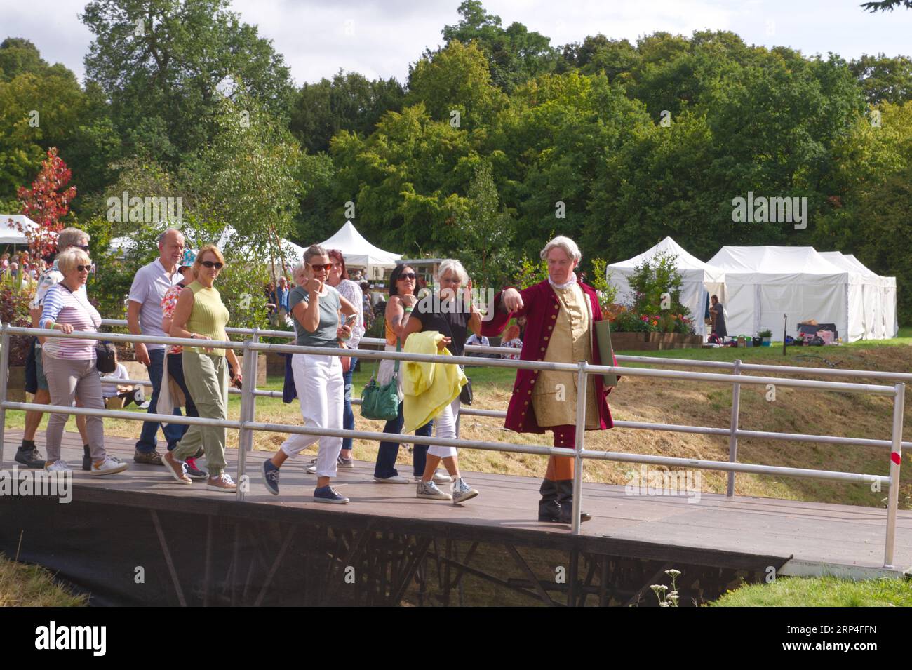 Die zweite Gärtner World Autumn Fair im Audley End House and Gardens, Saffron Walden, Essex. „Capability Brown“ führt Sie durch die Gärten. Stockfoto