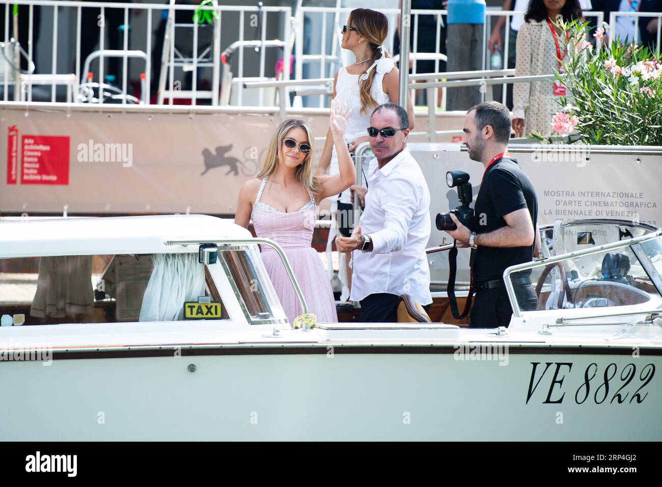 Venedig, Italien. September 2023. Sydney Sweeney verlässt das Casino während des 80. Venice Film Festival (Mostra) in Venedig, Italien am 3. September 2023. Foto von Aurore Marechal/ABACAPRESS.COM Credit: Abaca Press/Alamy Live News Stockfoto