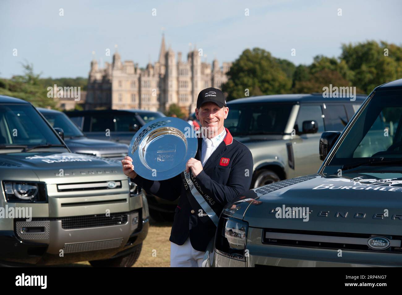 Stamford, Großbritannien. September 2023. Oliver Townend Riding Ballaghmor Class, nachdem er 2023 die Defender Burghley Horse Trials gewonnen hatte, die auf dem Gelände von Burghley House in Stamford, Lincolnshire, England, stattfanden. Quelle: Jonathan Clarke/Alamy Live News Stockfoto