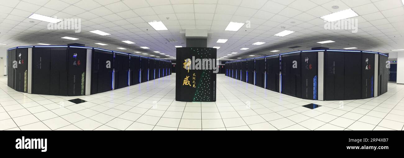 (181120) -- PEKING, 20. November 2018 -- Foto vom 20. Juni 2016 zeigt Sunway TaihuLight, einen neuen chinesischen Supercomputer in Wuxi, der ostchinesischen Provinz Jiangsu. ) (wyo) Xinhua Schlagzeilen: Das Erwachen eines innovativen China LixXiang PUBLICATIONxNOTxINxCHN Stockfoto