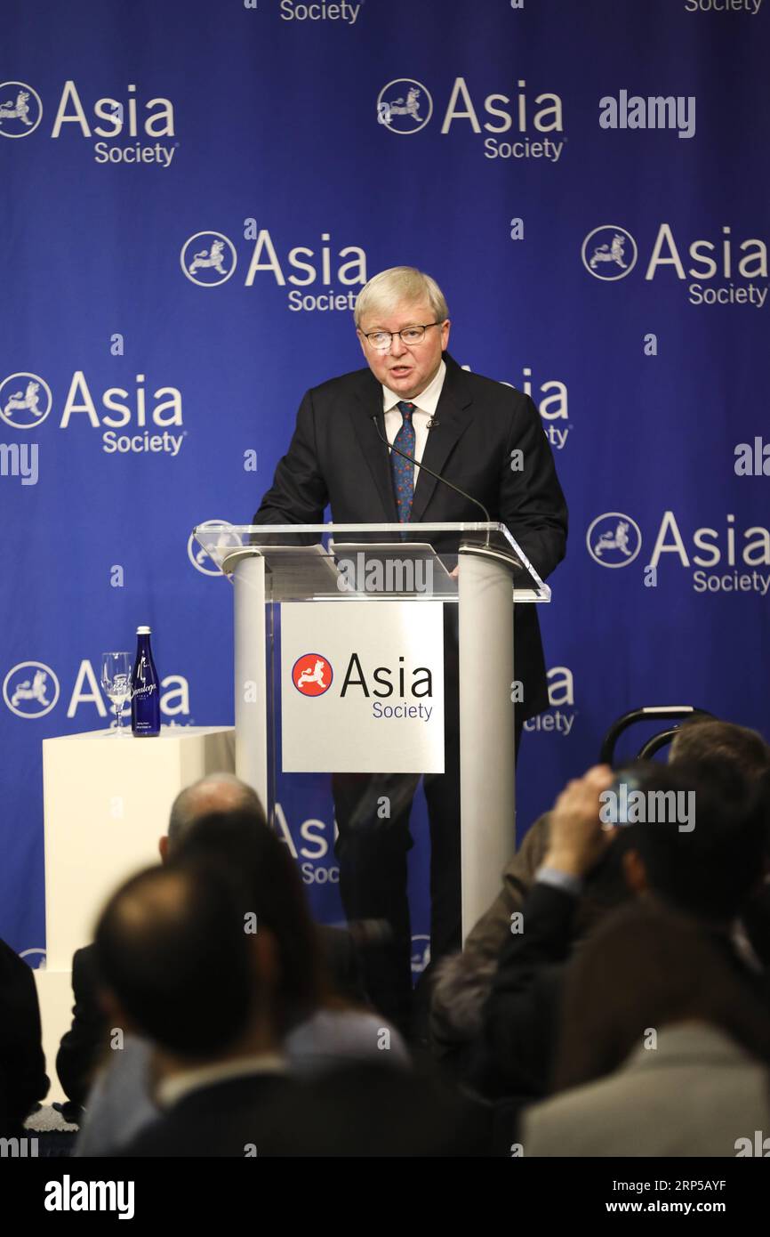Kevin Rudd, Präsident des Non-Profit Asia Society Policy Institute, hält am 5. Dezember 2018 eine Rede in New York, USA. Der Aufstieg des Neo-McCarthyismus in den Vereinigten Staaten ist ein Problem, das Rassismus gegen Chinesen hervorruft, warnte Kevin Rudd hier am Mittwoch. U.S.-NEW YORK-KEVIN RUDD-SPEECH WANGXYING PUBLICATIONXNOTXINXCHN Stockfoto