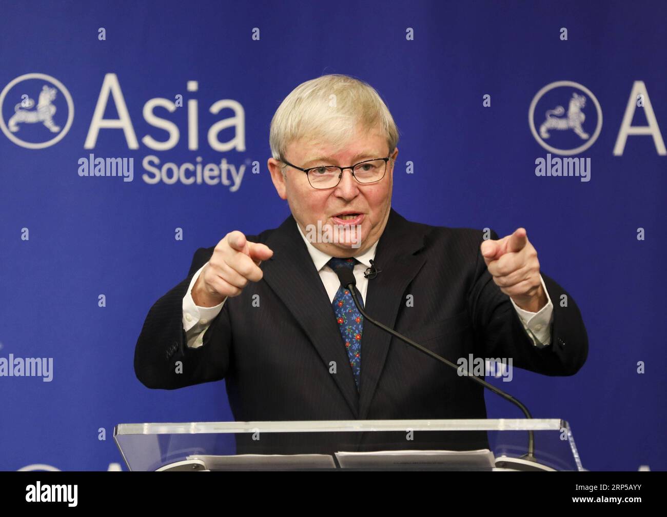 Kevin Rudd, Präsident des Non-Profit Asia Society Policy Institute, hält am 5. Dezember 2018 eine Rede in New York, USA. Der Aufstieg des Neo-McCarthyismus in den Vereinigten Staaten ist ein Problem, das Rassismus gegen Chinesen hervorruft, warnte Kevin Rudd hier am Mittwoch. U.S.-NEW YORK-KEVIN RUDD-SPEECH WANGXYING PUBLICATIONXNOTXINXCHN Stockfoto