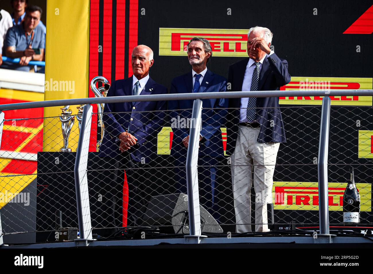 Die Lokalautorität Matteo salvini und Attilio Fontana auf dem Podium während der italienischen GP, Monza 31. August bis 3. September 2023 Formel-1-Weltmeisterschaft 2023. Stockfoto