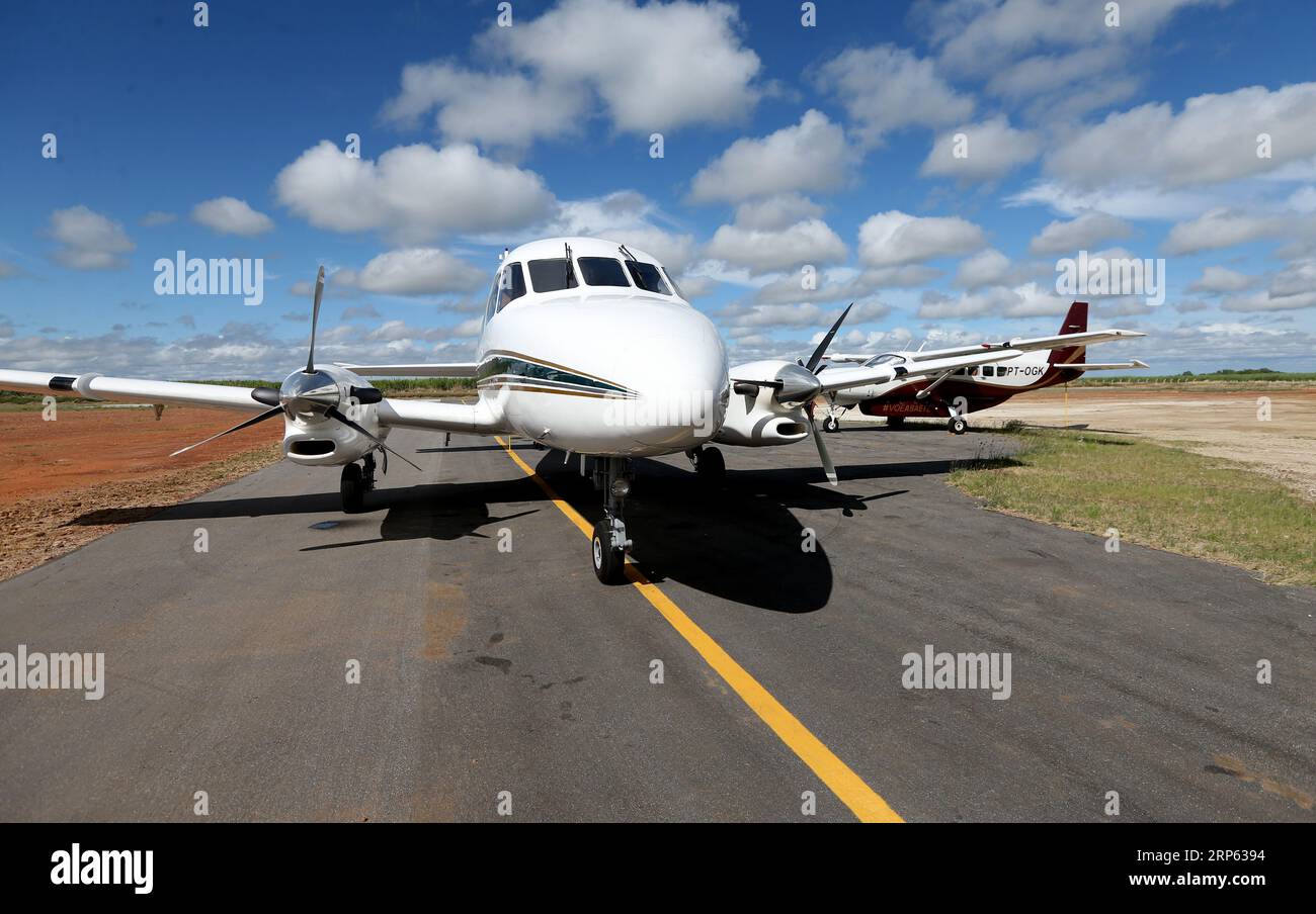 Juazeiro, bahia, brasilien - 4. april 2023: Blick auf Embraer EMB-110 Bandeirante Flugzeug von Abaeta Taxi Aereo. Stockfoto