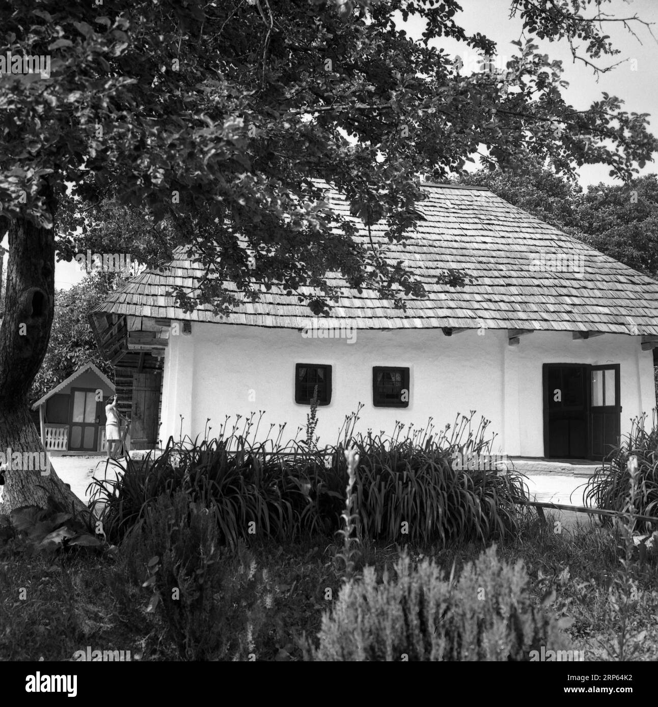 Humulești, Kreis Neamt, Rumänien, ca. 1976. Äußere des Gedenkhauses des rumänischen Autors Ion Creangă. Stockfoto