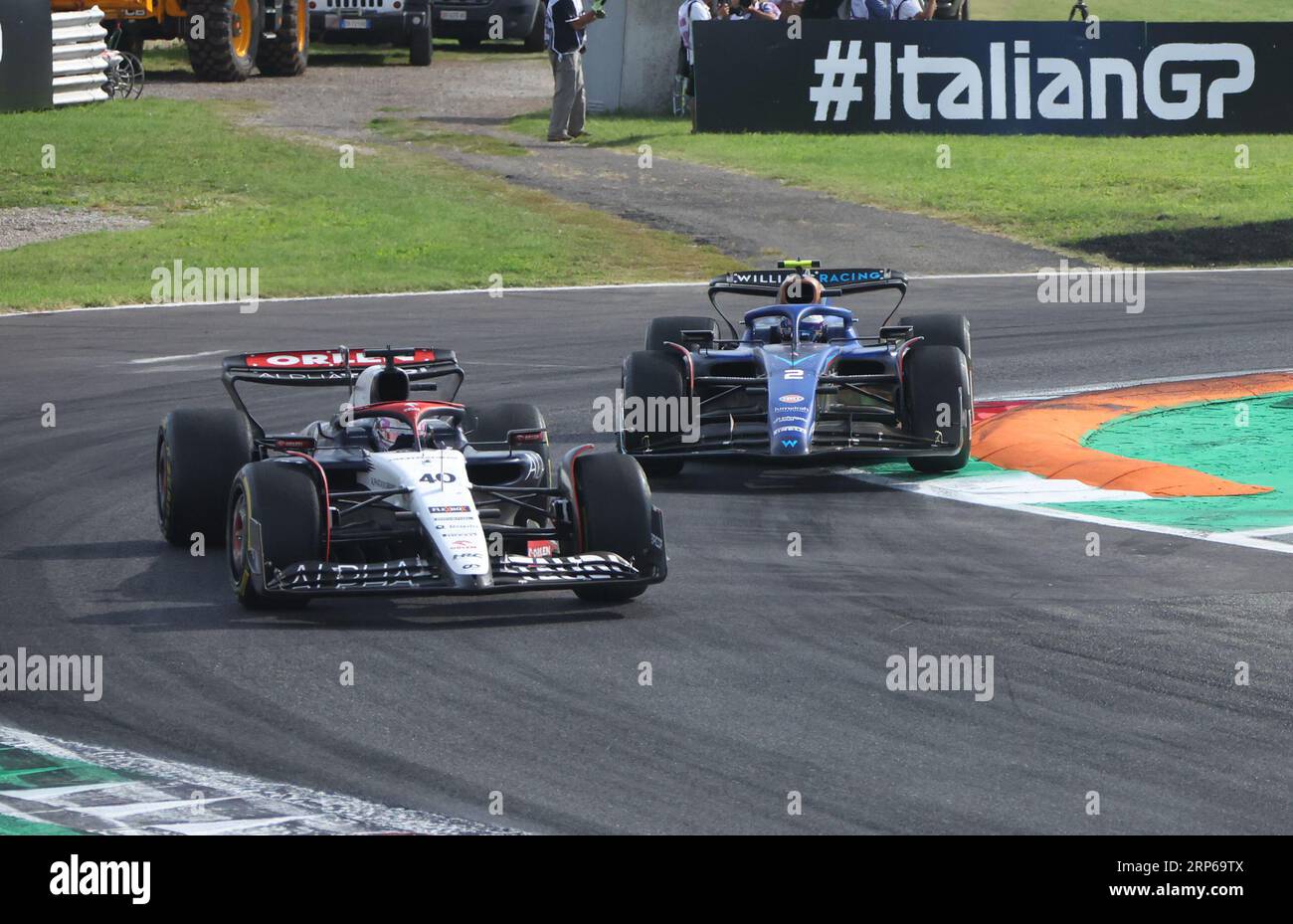 Monza, Italien. September 2023. MONZA, Italien, 23. September 2023; #40, Liam LAWSON, NZL, Scuderia Alpha Tauri, AT04, Honda RBPT, Passnummer 2, Logan Sargeant, USA, Team Williams F1 FW45, Mercedes-Motor, Parco di Monza, Autodromo, Formel 1, F1, großer Preis von Italien, GP d'Italie, Motorsport, Formel1, Honorarpflichtiges Foto, gebührenpflichtiges Bild, Copyright © Gabriele MOLETI/ATP Images (MOLETI Gabriele/ATP/SPP) Credit: SPP Sport Press Photo. Alamy Live News Stockfoto