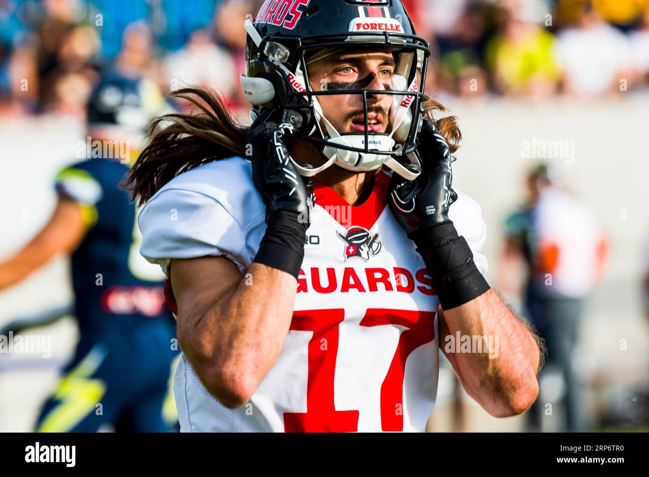 Stuttgart, Deutschland. September 2023. European League of Football, elf/ Game : Helvetische Garde bei Stuttgart Surge am 03. September 2023, Helvetic Guards/WR # 17 Pierrre-Yves Dayres im Gazi-Stadion, Stuttgart, Deutschland, Credit: Frank Baumert/Alamy Live News Stockfoto