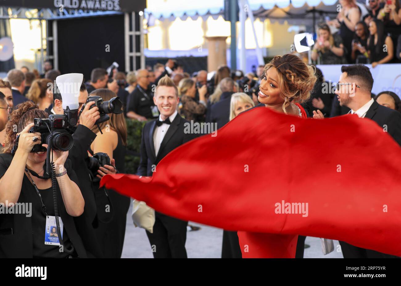 (190129) -- PEKING, 29. Januar 2019 -- Schauspielerin Laverne Cox kommt für die 25. Jährlichen Screen Actors Guild Awards im Shrine Auditorium in Los Angeles, USA, am 27. Januar 2019. Li Ying) XINHUA PHOTOS OF THE DAY liying3 PUBLICATIONxNOTxINxCHN Stockfoto