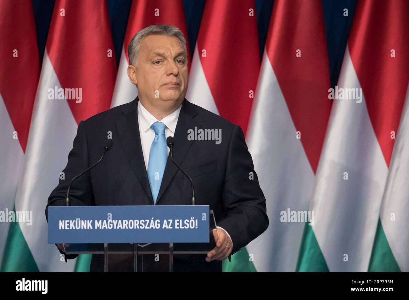 (190210) -- BUDAPEST, 10. Februar 2019 -- der ungarische Premierminister Viktor Orban hält seine jährliche Rede in Budapest, Ungarn, am 10. Februar 2019. Viktor Orban kündigte hier am Sonntag in seiner jährlichen Rede einen mutigen 7-Punkte-Aktionsplan zur Unterstützung von Familien mit Kindern an, um dem Bevölkerungsrückgang entgegenzuwirken. ) UNGARN-BUDAPEST-PM-JÄHRLICHE REDE AttilaxVolgyi PUBLICATIONxNOTxINxCHN Stockfoto