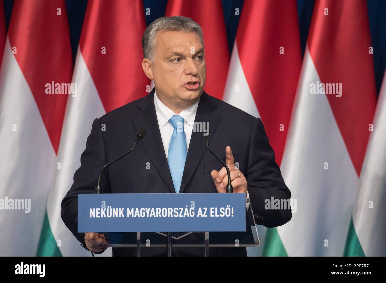 (190210) -- BUDAPEST, 10. Februar 2019 -- der ungarische Premierminister Viktor Orban hält seine jährliche Rede in Budapest, Ungarn, am 10. Februar 2019. Viktor Orban kündigte hier am Sonntag in seiner jährlichen Rede einen mutigen 7-Punkte-Aktionsplan zur Unterstützung von Familien mit Kindern an, um dem Bevölkerungsrückgang entgegenzuwirken. ) UNGARN-BUDAPEST-PM-JÄHRLICHE REDE AttilaxVolgyi PUBLICATIONxNOTxINxCHN Stockfoto