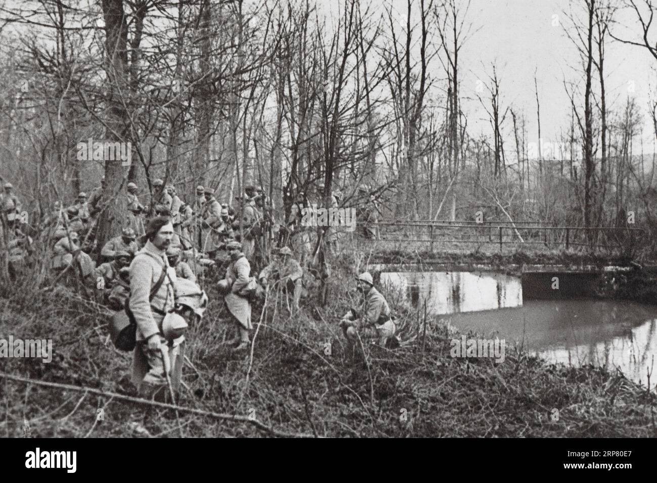 Infanterieabschnitt, der eine Eisenbahnstrecke bewacht, 1917, Hauts de France, Frankreich Stockfoto