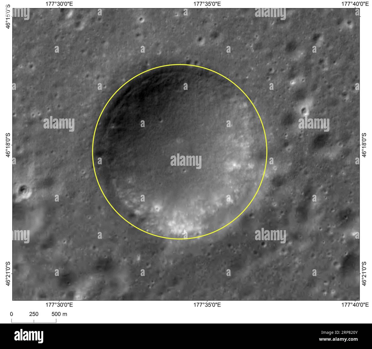 (190215) -- PEKING, 15. Februar 2019 (Xinhua) -- Foto der China National Space Administration (CNSA) zeigt das Bild von Hegu, einem Krater in der Nähe von Statio Tianhe, dem Landeplatz der chinesischen Mondsonde Chang e-4. Der Landeplatz der chinesischen Chang e-4-Mondsonde wurde Statio Tianhe genannt, nachdem das Raumschiff letzten Monat die erste weiche Landung auf der fernen Seite des Mondes gemacht hatte. Zusammen mit drei nahegelegenen Einschlagskratern und einem Hügel wurde der Name von der Internationalen Astronomischen Union (IAU), Liu Jizhong, Direktor des China Lunar Exploration and Space Engineering Center of, genehmigt Stockfoto