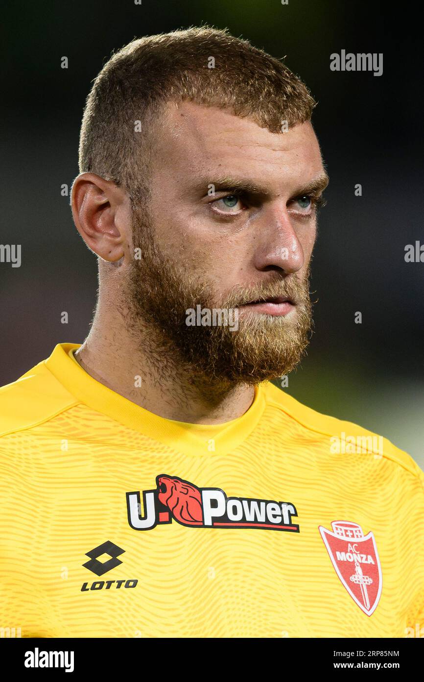 Michele Di Gregorio von AC Monza schaut vor dem Fußballspiel der Serie A zwischen Atalanta BC und AC Monza. Stockfoto