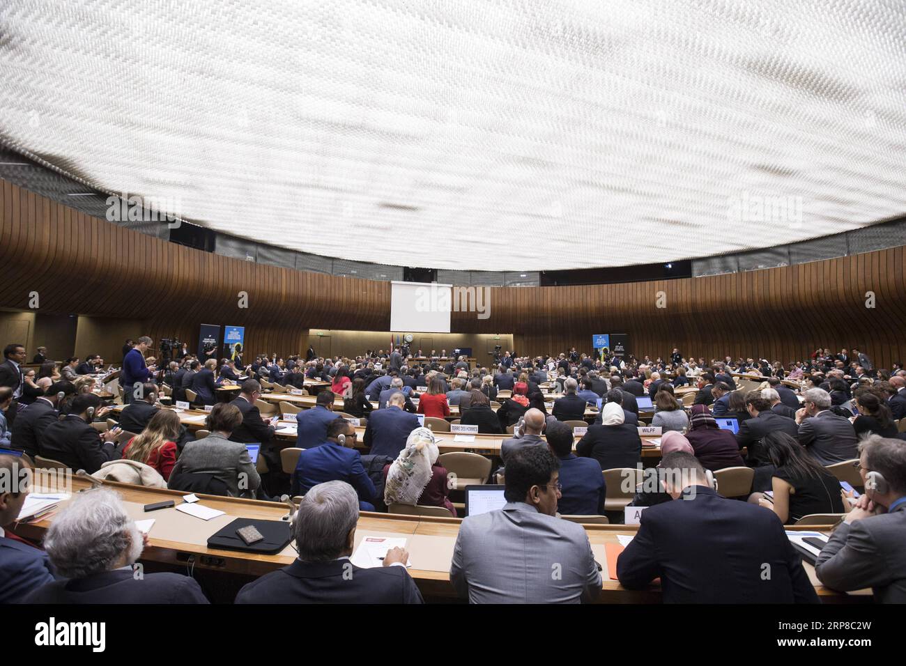 (190226) -- GENF, Februar 26. 2019 -- die hochrangige Zusage-Veranstaltung für die humanitäre Krise im Jemen findet am 26. Februar 2019 in Genf in der Schweiz statt. Der Generalsekretär der Vereinten Nationen Antonio Guterres beschrieb am Dienstag die Zusagen-Konferenz für humanitäre Hilfe für den vom Krieg geplagten Jemen als Erfolg, nachdem die Spendenzusagen 2,6 Milliarden US-Dollar erreichten, gegenüber 2 Milliarden US-Dollar im Jahr 2018. ) HILFSKONFERENZ SCHWEIZ-GENF-UN-JEMEN XUXJINQUAN PUBLICATIONXNOTXINXCHN Stockfoto