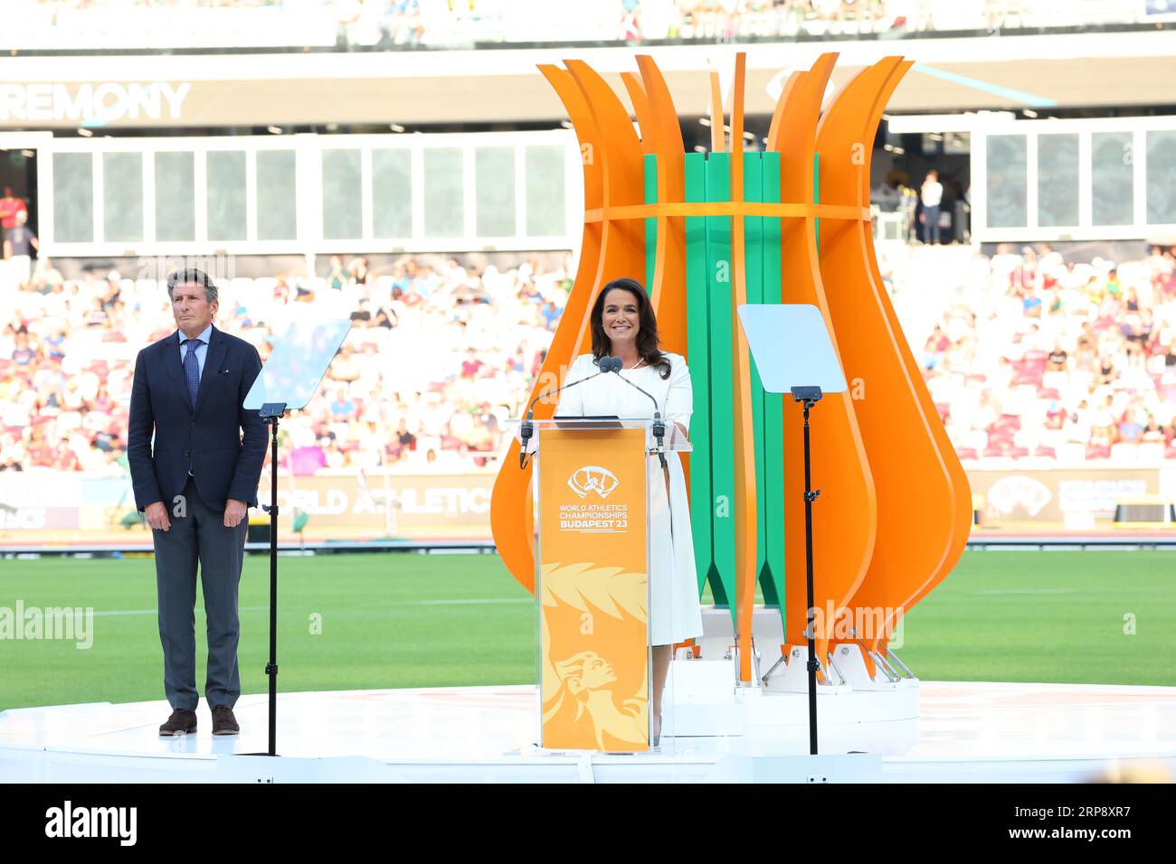 National Athletics Centre, Budapest, Ungarn. August 2023. (L-R) Athletik-Präsident Sebastian Coe, Präsident von Ungarn Katalin Novak, 19. AUGUST 2023 - Leichtathletik: Leichtathletik-Weltmeisterschaften Budapest 2023 Eröffnungszeremonie im Nationalen Leichtathletik-Zentrum, Budapest, Ungarn. Quelle: Yohei Osada/AFLO SPORT/Alamy Live News Stockfoto