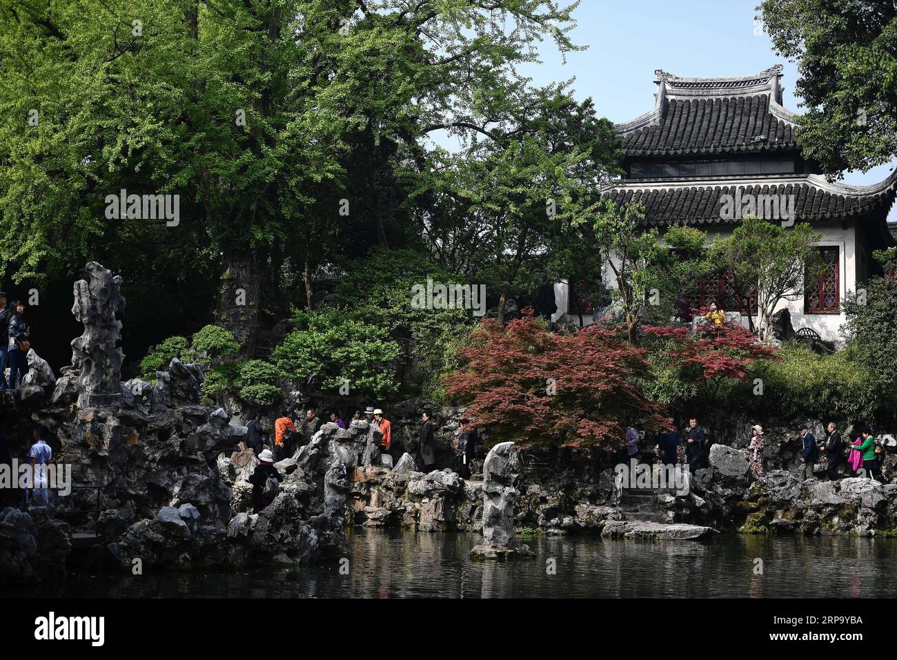 (190419) SUZHOU, 19. April 2019 (Xinhua) Menschen besuchen den
