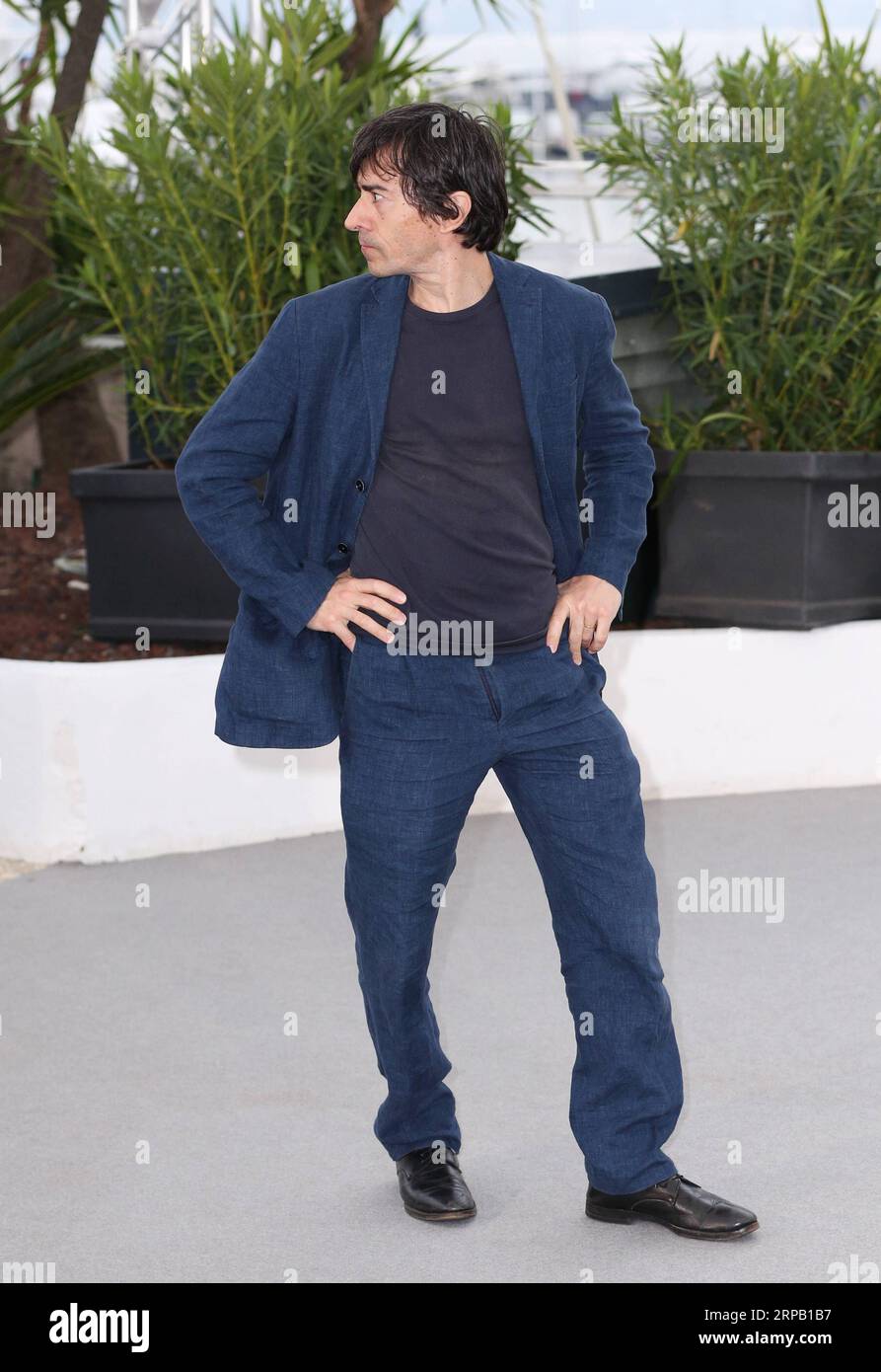 (190524) -- CANNES, 24. Mai 2019 (Xinhua) -- Schauspieler Luigi Lo Cascio posiert während eines Fotorufs für den Verräter auf dem 72. Cannes Film Festival in Cannes, Frankreich, 24. Mai 2019. Der Film der Verräter des italienischen Regisseurs Marco Bellocchio wird mit 20 anderen Filmen um die Palme d oder konkurrieren. (Xinhua/Gao Jing) FRANCE-CANNES-FILM FESTIVAL-PHOTOCALL- DER VERRÄTER PUBLICATIONxNOTxINxCHN Stockfoto
