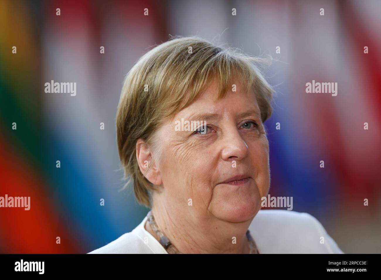 (190701) -- BRÜSSEL, 1. Juli 2019 -- Bundeskanzlerin Angela Merkel kommt zum Sondergipfel des Europäischen Rates am 30. Juni 2019 in Brüssel, Belgien. Die Staats- und Regierungschefs der 28 Mitgliedstaaten der Europäischen Union haben am Sonntagnachmittag begonnen, sich zu versammeln, um über die Spitzenpositionen für den Block zu entscheiden. ) BELGIEN-BRÜSSEL-EU-SONDERGIPFEL ZhangxCheng PUBLICATIONxNOTxINxCHN Stockfoto