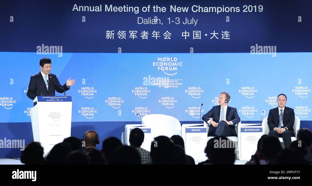 (190703) -- DALIAN, 3. Juli 2019 -- Jin Guowei, Vizebürgermeister von Dalian, spricht auf der Abschlussversammlung der Jahresversammlung der Neuen Champions 2019, oder Summer Davos, in Dalian, Provinz Liaoning im Nordosten Chinas, 3. Juli 2019. Der diesjährige Sommer in Davos hat hier am Mittwoch geschlossen. ) CHINA-DALIAN-SUMMER DAVOS-CLOSING (CN) YAOXJIANFENG PUBLICATIONXNOTXINXCHN Stockfoto