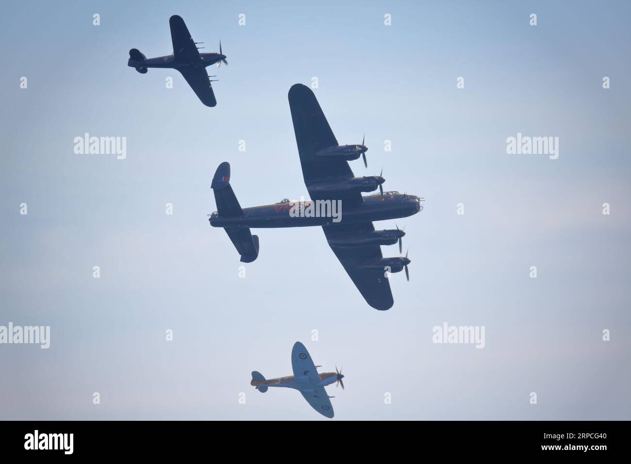 Das BBMF zeigt einen Lancaster, Spitfire und Hurricane auf dem Bournemouth Air Festival 2023 in Bournemouth, Großbritannien Stockfoto